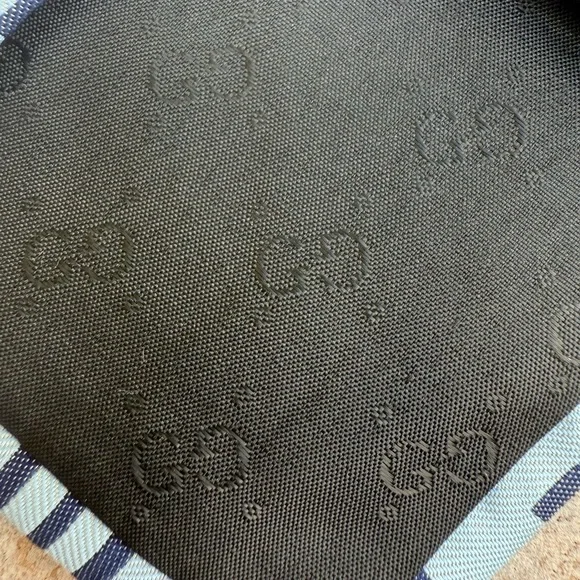 Gucci Silk Stylish Geometric Patterned Tie - Picture 9 of 10